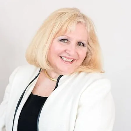 Overcoming Fear and Negative Thoughts Effectively with Maria Mantoudakis